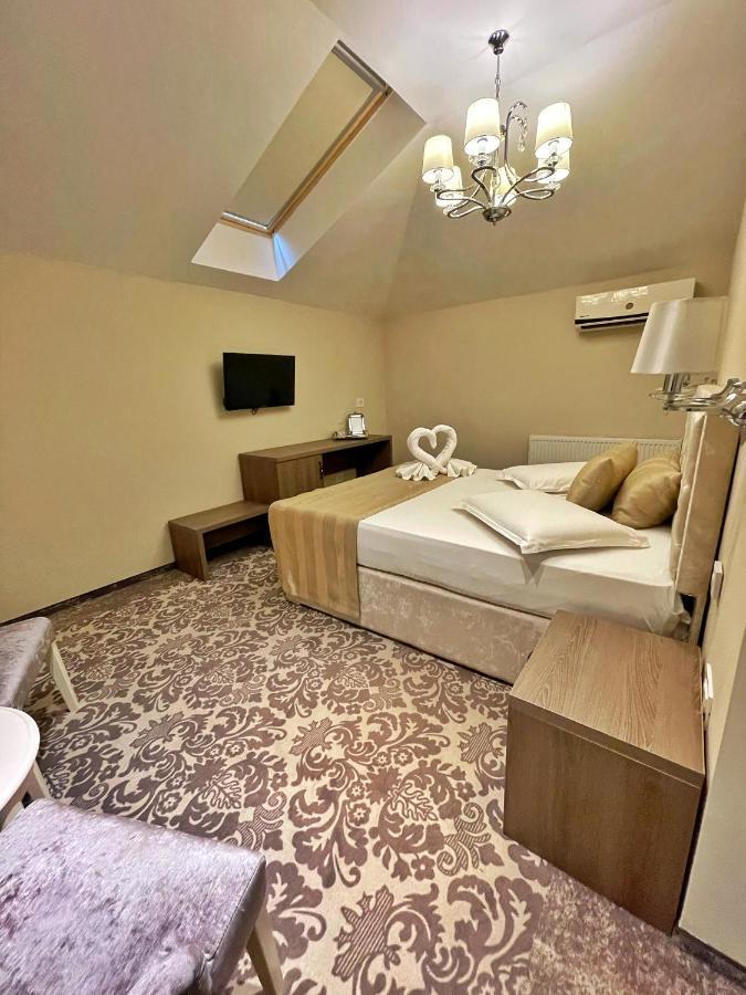 לוגוז' J'Adore Boutique Hotel מראה חיצוני תמונה
