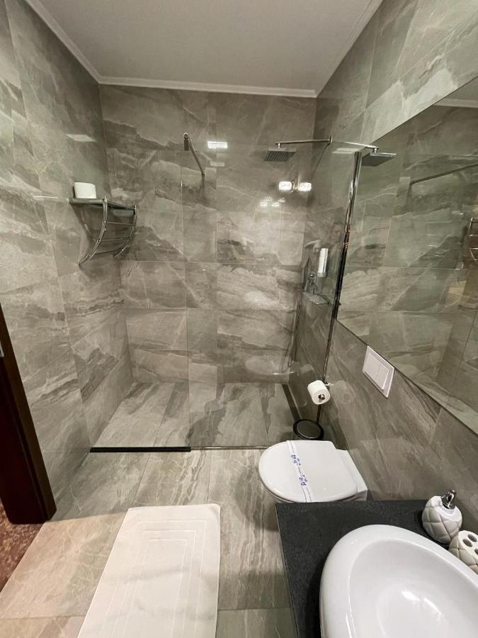 לוגוז' J'Adore Boutique Hotel מראה חיצוני תמונה