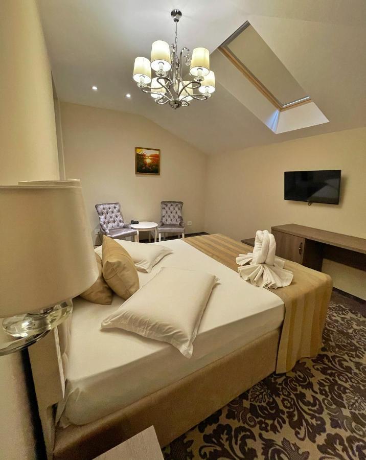 לוגוז' J'Adore Boutique Hotel מראה חיצוני תמונה