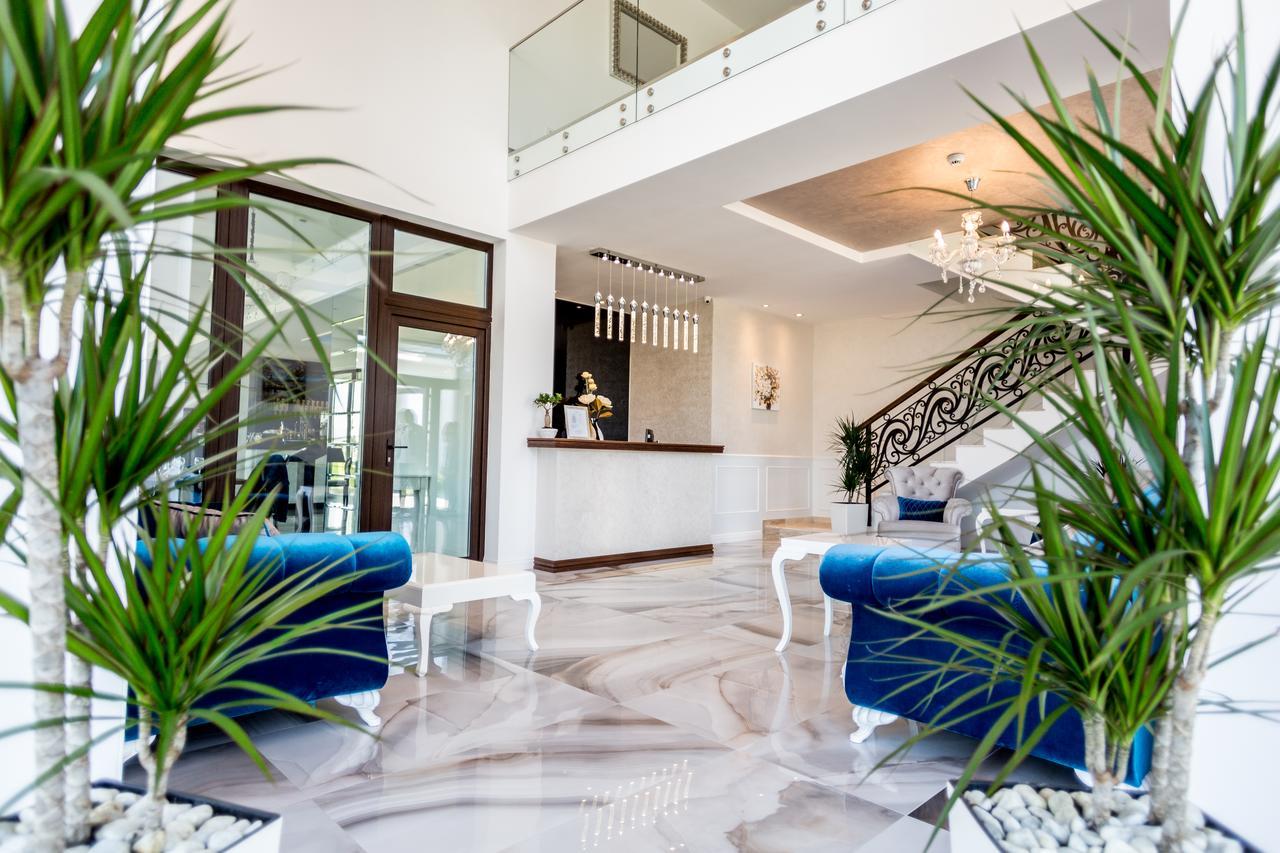 לוגוז' J'Adore Boutique Hotel מראה חיצוני תמונה