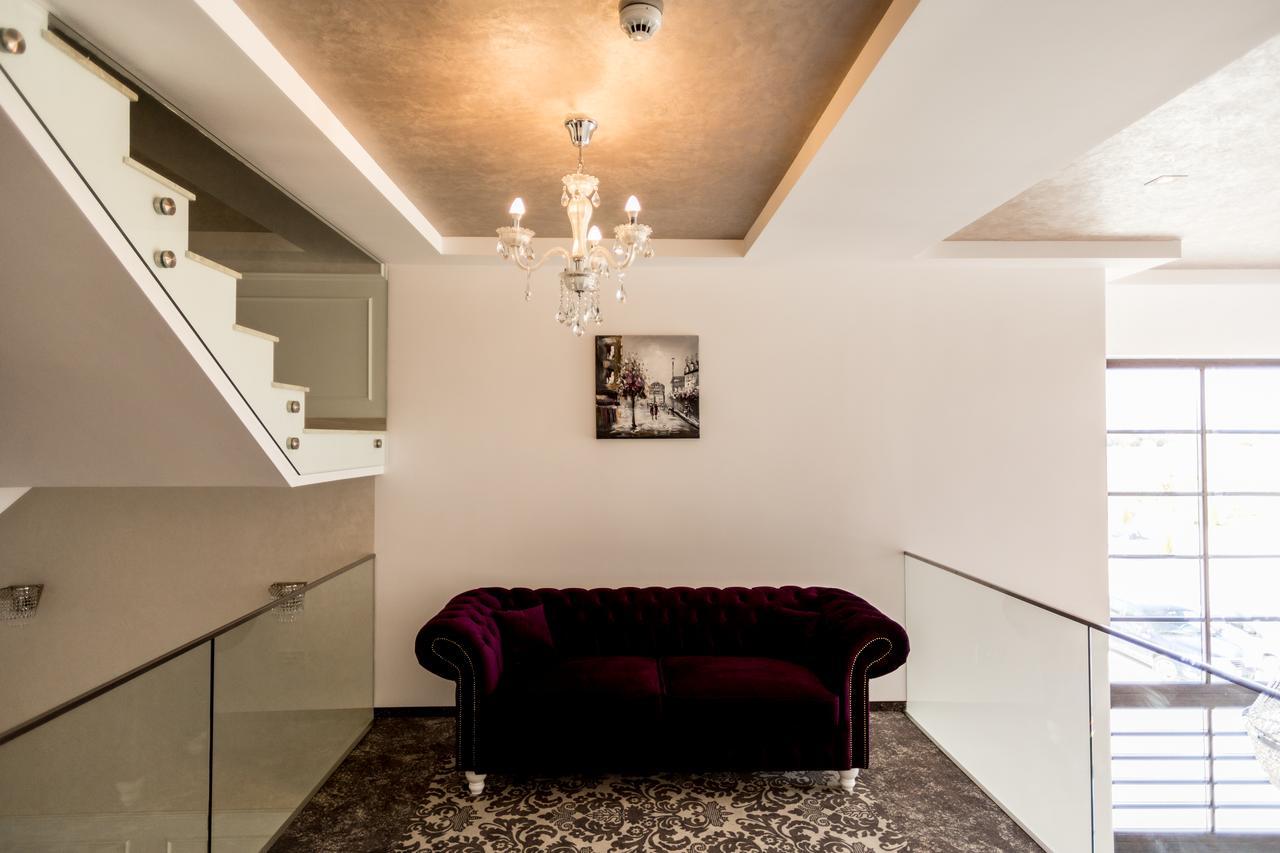 לוגוז' J'Adore Boutique Hotel מראה חיצוני תמונה