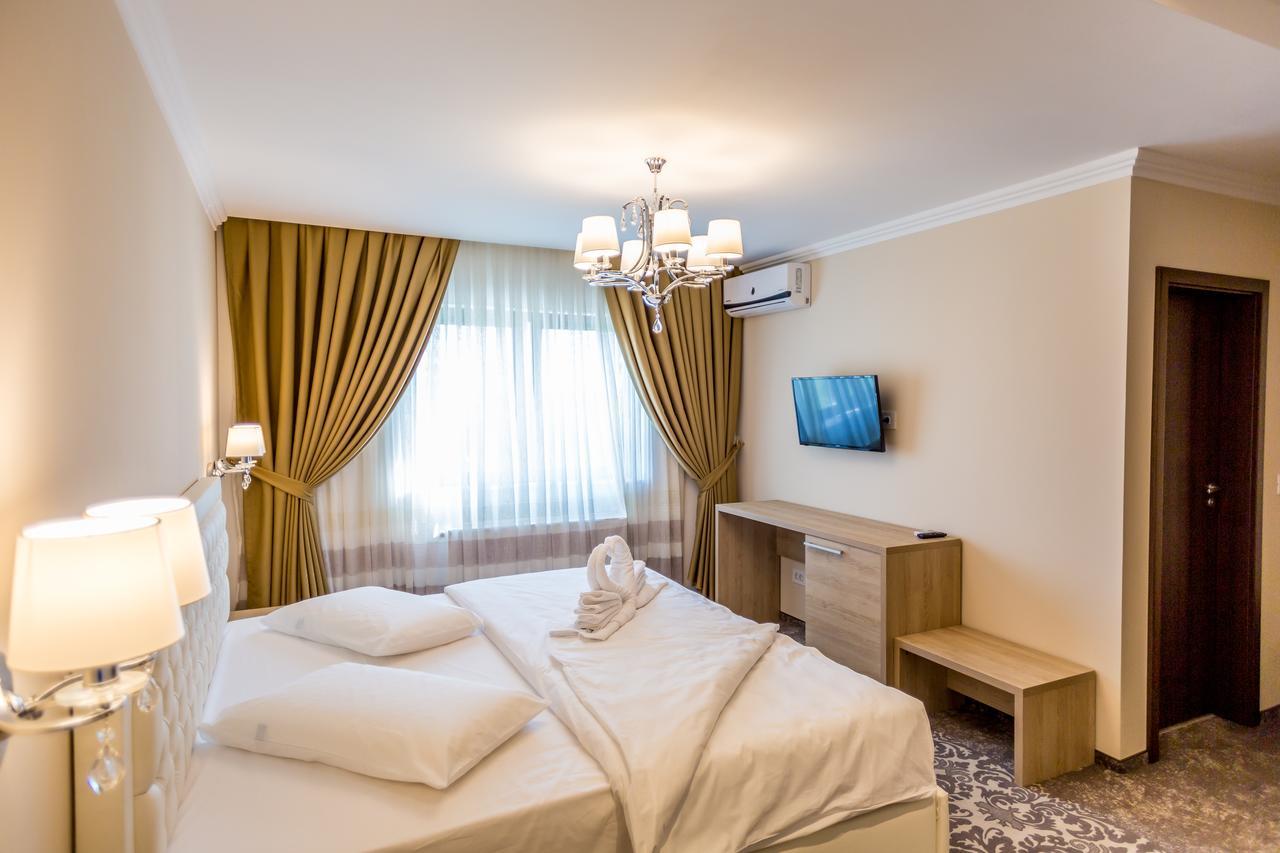 לוגוז' J'Adore Boutique Hotel מראה חיצוני תמונה