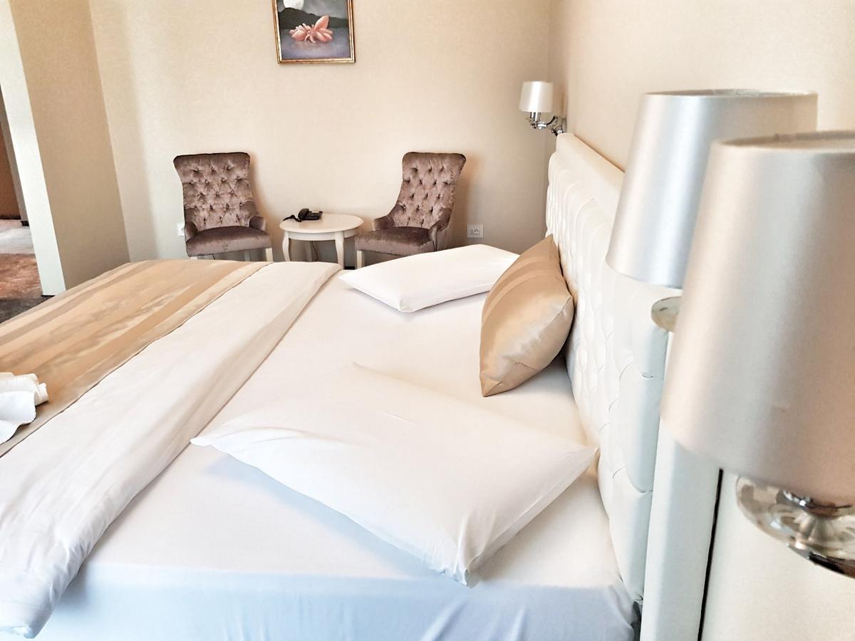 לוגוז' J'Adore Boutique Hotel מראה חיצוני תמונה